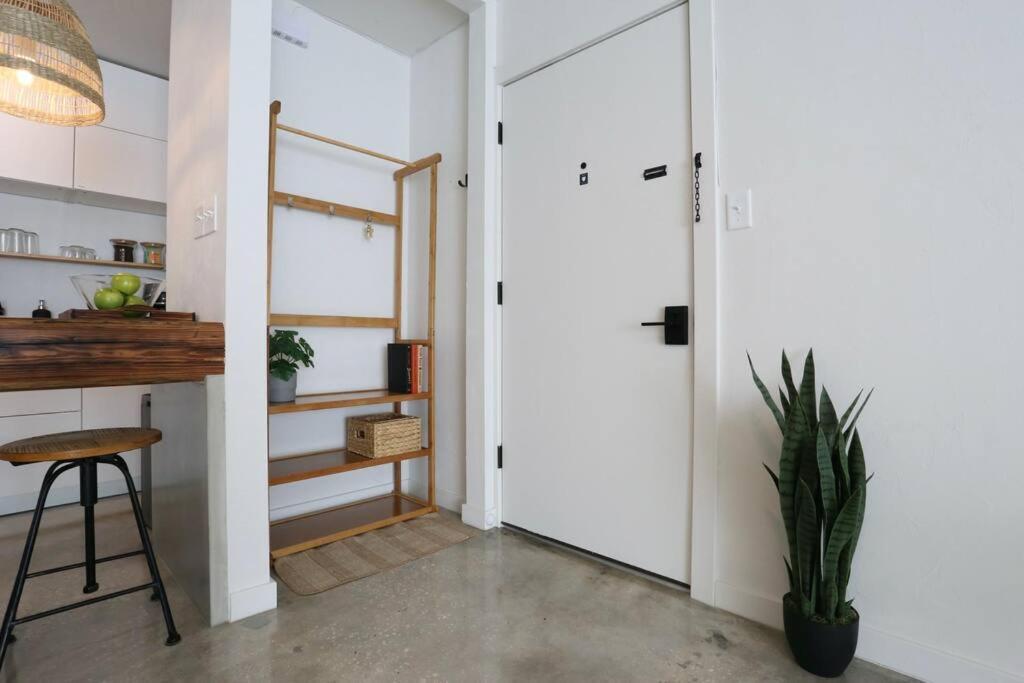 Concrete Suite 5 Min Walk To Shands Uf 盖恩斯维尔 外观 照片
