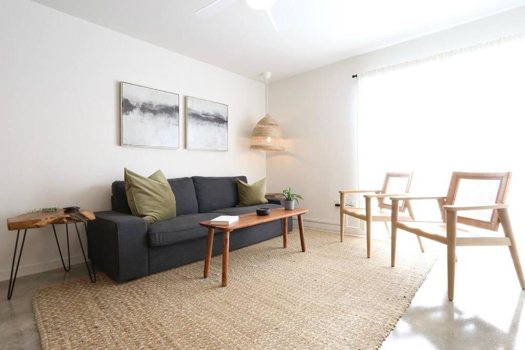 Concrete Suite 5 Min Walk To Shands Uf 盖恩斯维尔 外观 照片